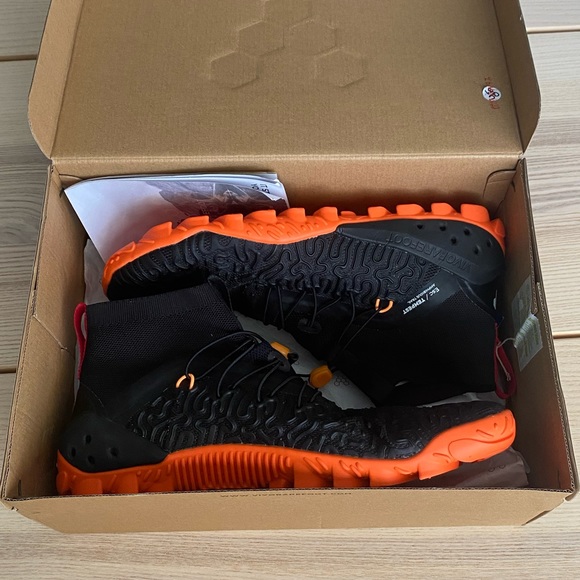 ?NEW EU43 vivobarefoot shoes mens 10